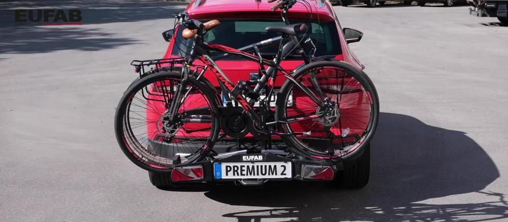 Présentation du porte-vélo Eufab Premium 2 chargé avec 2 vélos électriques