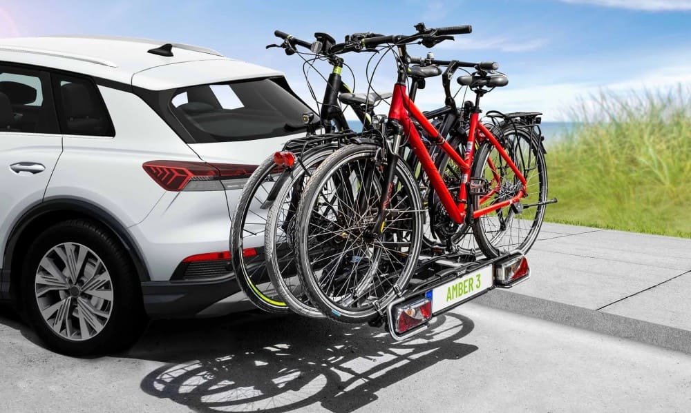Présentation en détail du porte-vélo Eufab Amber 3 chargé avec 3 vélos